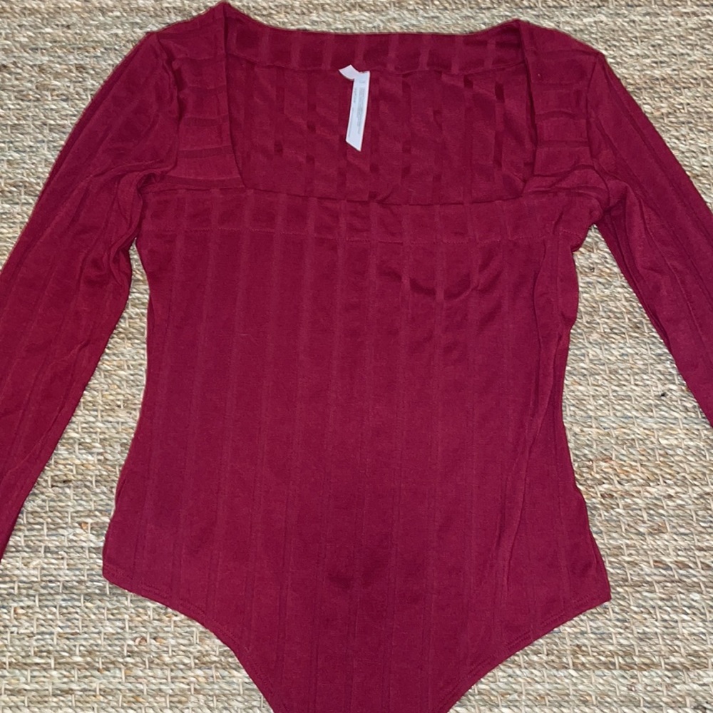 Free People leave sleeve square neck thong bodysuit, size M, color maroon red - Picture 4 of 6